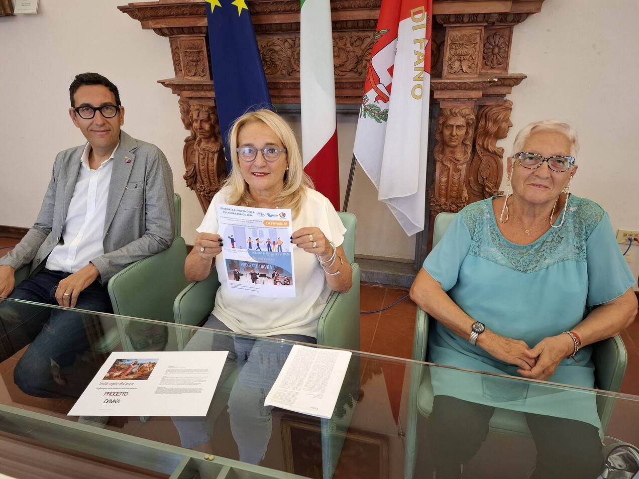 da sinistra, il dirigente Ignazio Pucci, l'assessore Lucia Tarsi e la delegata della Comunità Ebraica di Ancona Rossana Lanternari